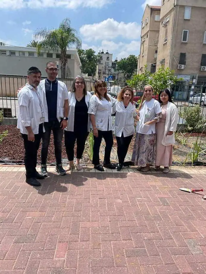 צוות האחיות והאחים של מרפאת כללית ביהוד. באדיבות מחוז דן-פ”ת, כללית