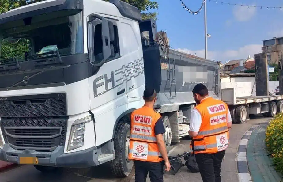 זירת התאונה באור יהודה. צילום: דוברות איחוד הצלה.