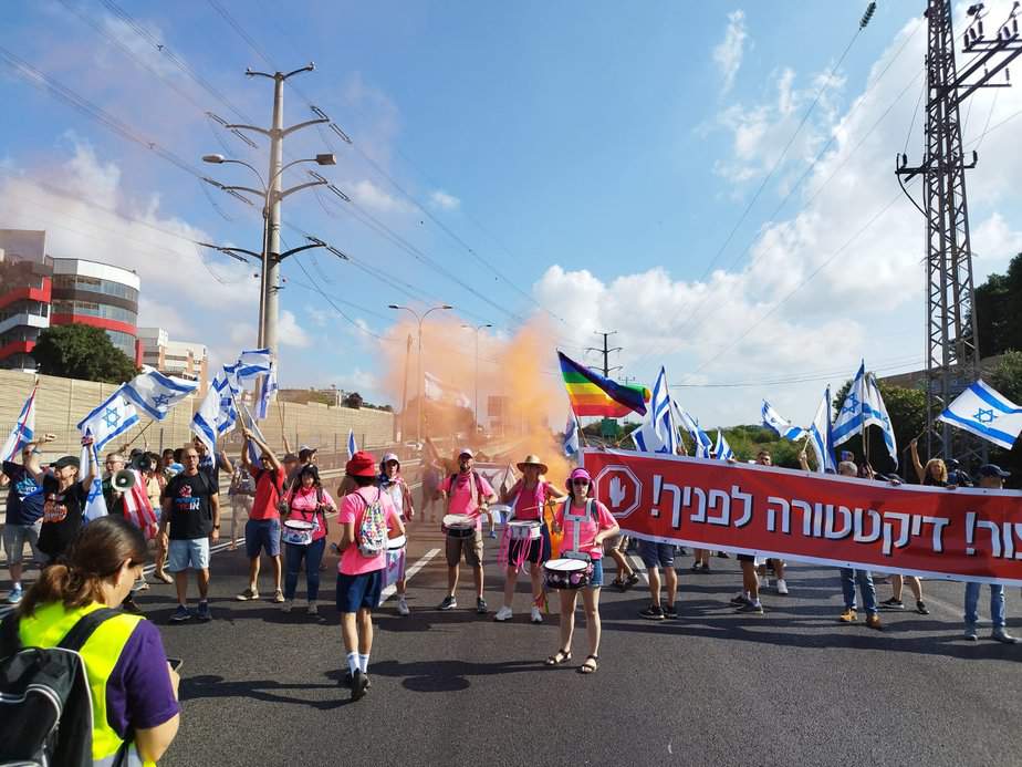 יום השיבוש בבקעת אונו- מחאה בכביש 4. צילום פרטי