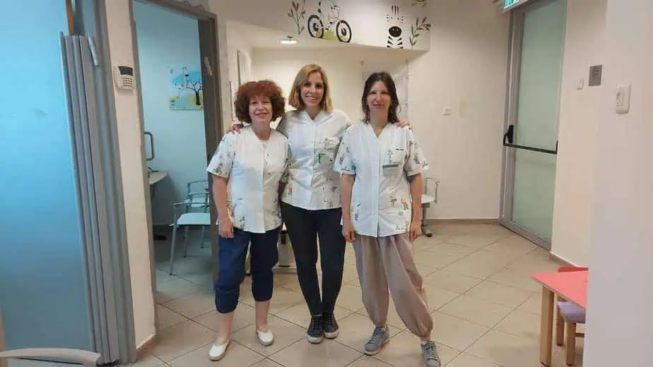 נטליה שוט, לירון מילמן ואסתי ברנדשטיין- אחיות מוסמכות טיפת חלב. צילום: מחוז דן כללית