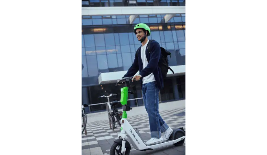 חברת ליים מגיעה לקריית אונו. צילום: עמרי רוזנגרט