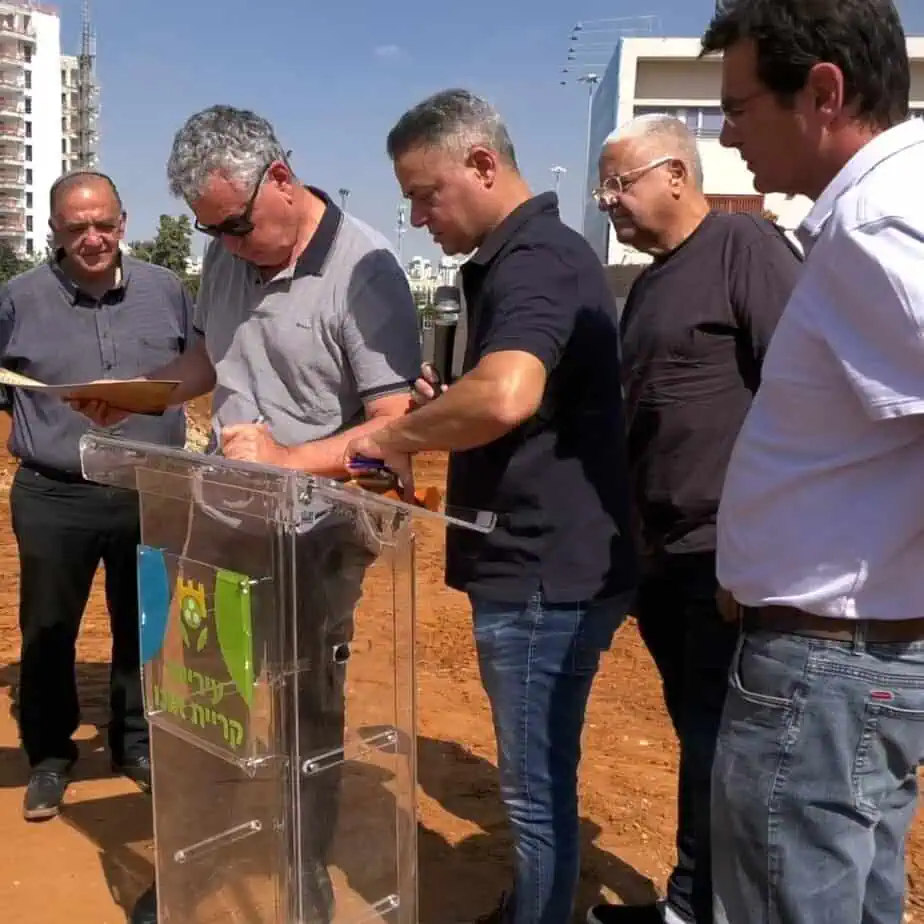 הנחת אבן הפינה לקיר טיפוס האולימפי החדש בקריית אונו. צילום ארכיון: עיריית קריית אונו