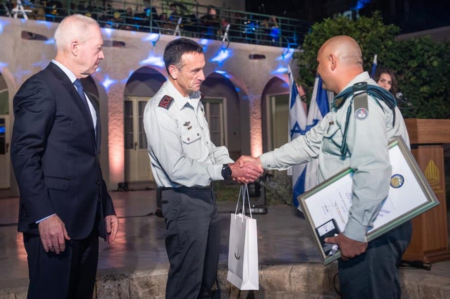 מצטיין שר הביטחון- רנ”ג פנחס אילוז. צילום: דובר צה”ל