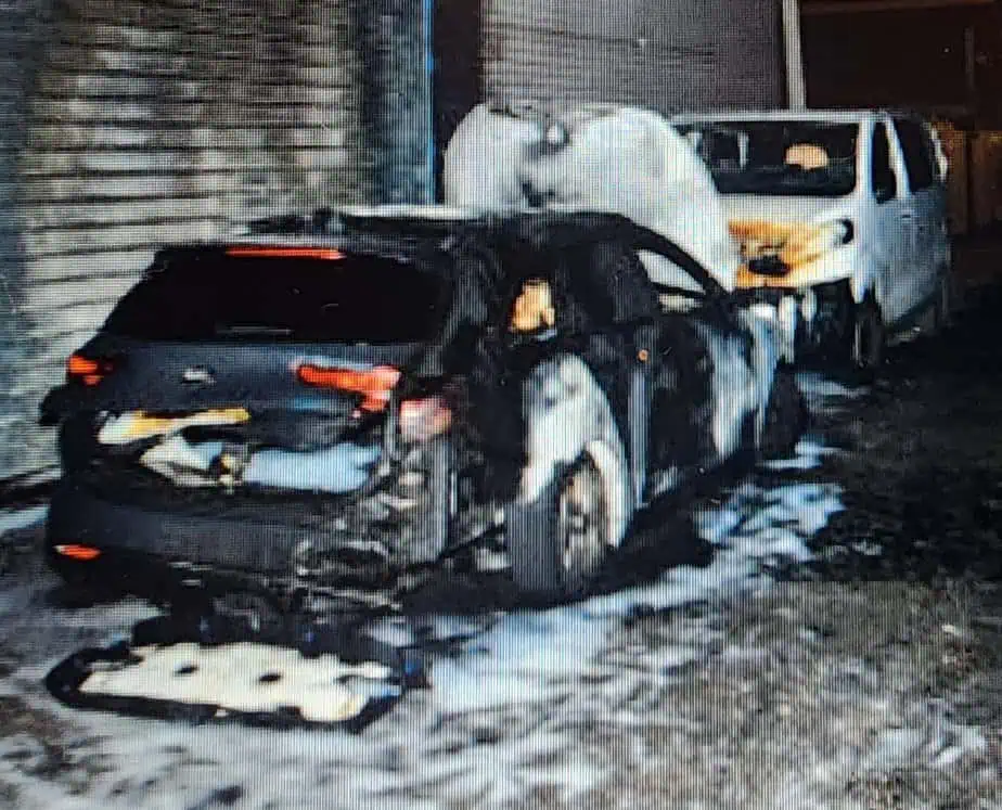 הרכבים שהוצתו ביהוד. צילום: דוברות המשטרה