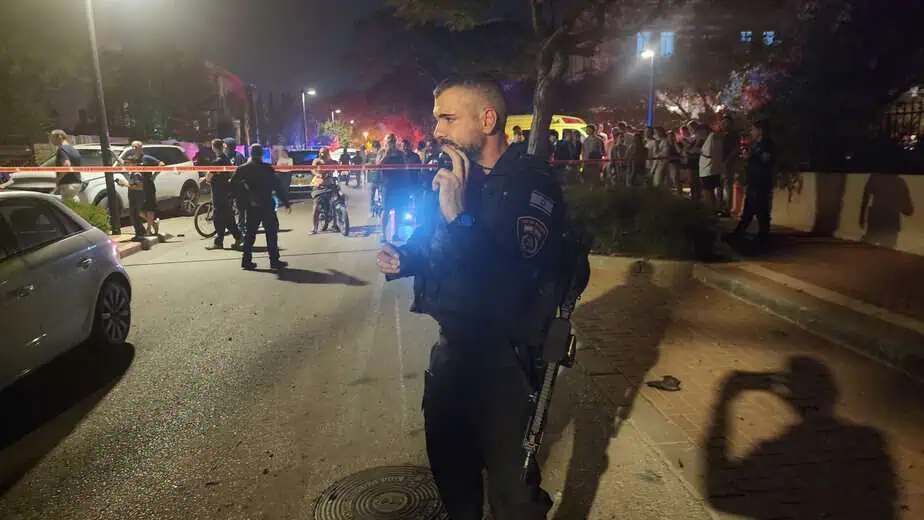 מקום הנפילה בסביון. צילום: דוברות המשטרה