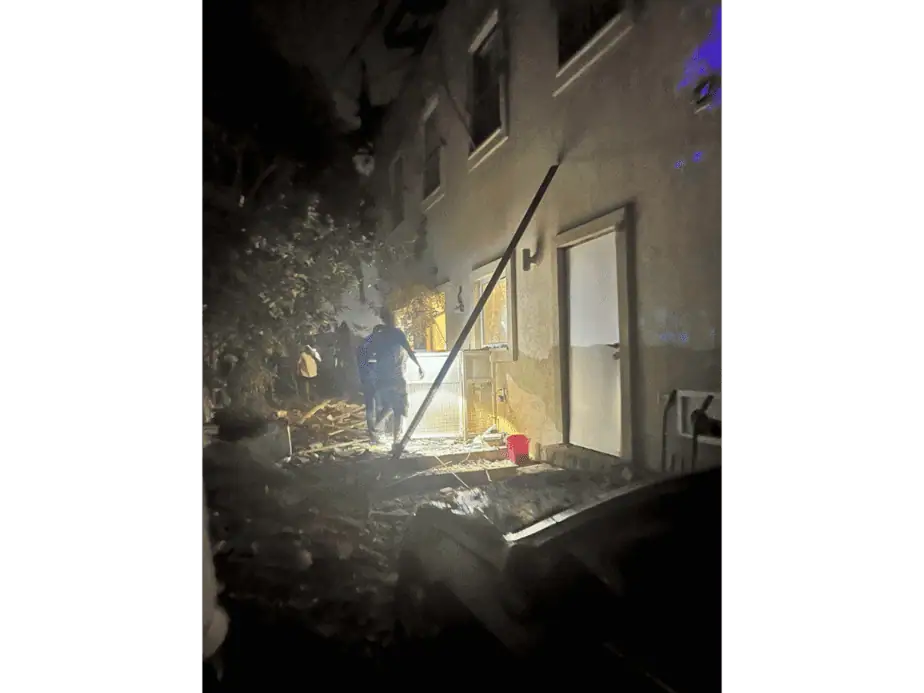 פגיעה בבית בסביון. צילום: אונו ניוז