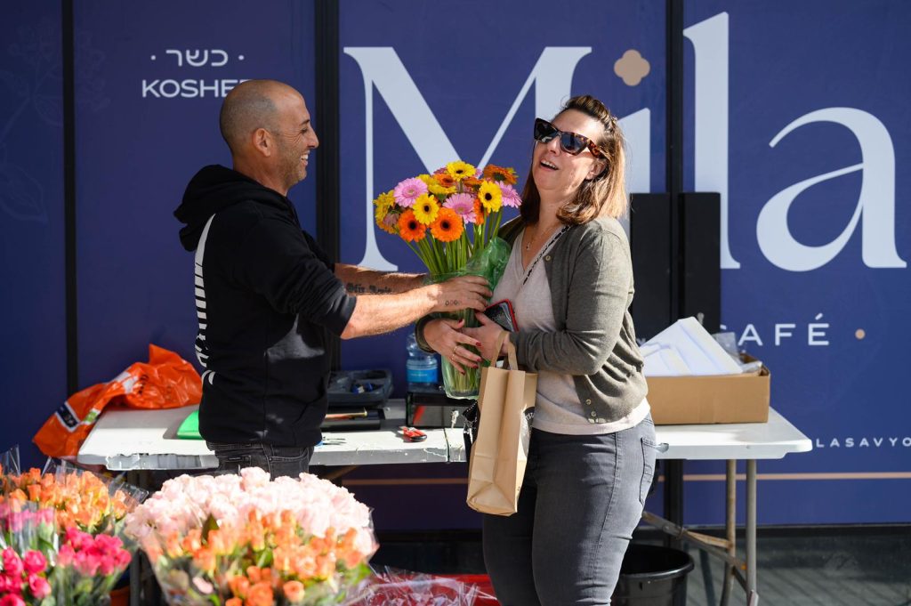 city בשיתוף ‘אימהות סביון’ אירחו ביום שישי עסקים שפונו בשל המלחמה.צילום: רון רחמים