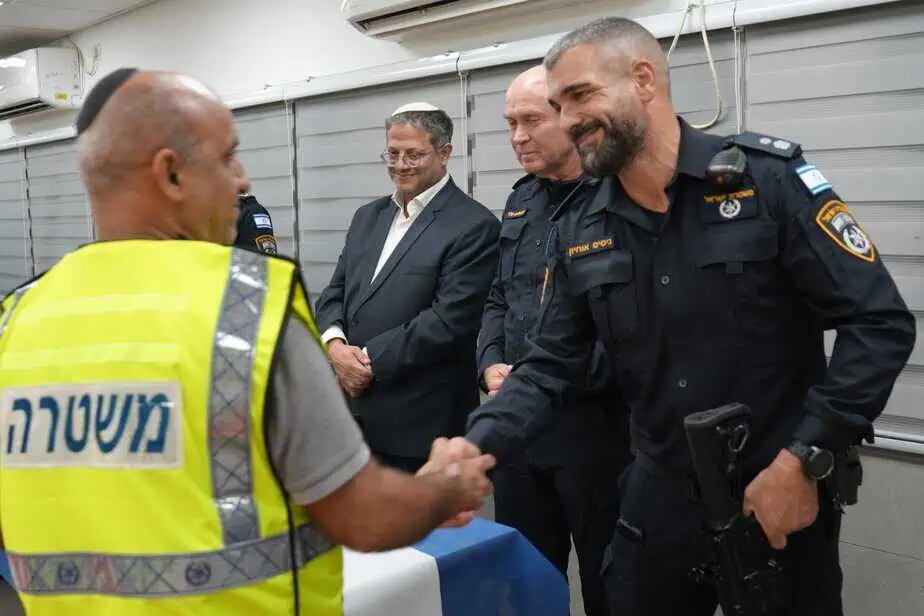 מפקד תחנת מסובים, סנ”צ ניסים אוחיון. צילום: דוברות המשטרה