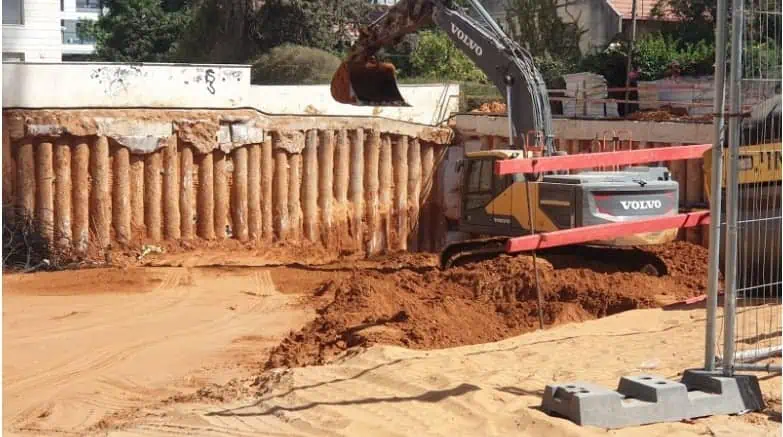 דורון תמיר. חפירות בפרויקט פינוי בינוי . צילום עצמי