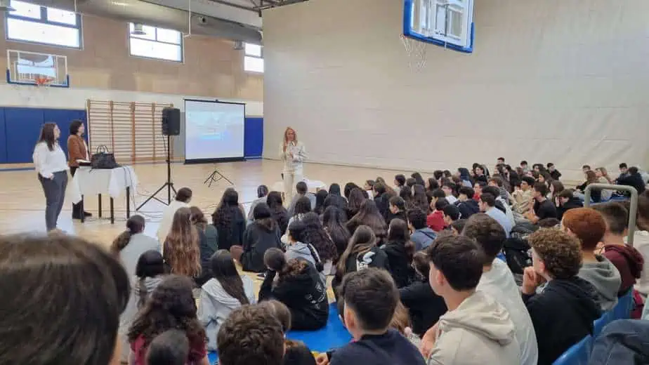 מפגש בנושא תיכון האקדמיה קריית אונו. צילום: דוברות עיריית קריית אונו