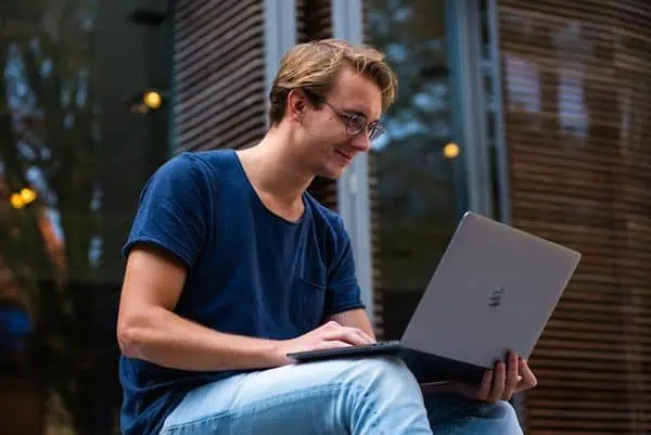 בסט לינקס Buro Millennial באתר PEXELS