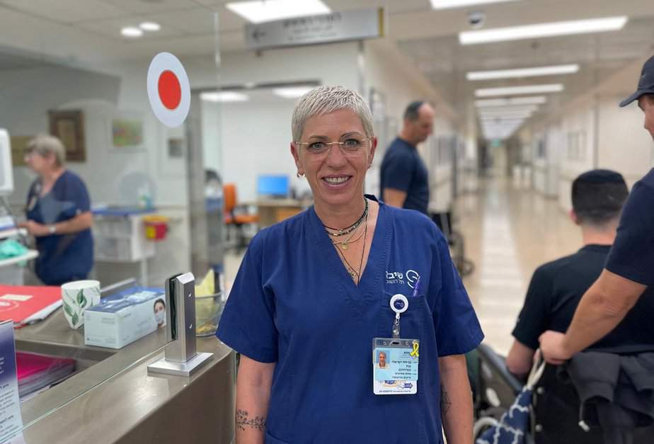ענת בן דור, אחות אחראית בשיקום אורתופדי במרכז הרפואי שיבא, נבחרה להשיא משואה. צילום: דוברות שיבא
