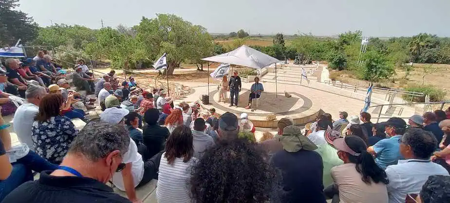 בשביל הנופלים קרדיט בשביל הנופלים (14)