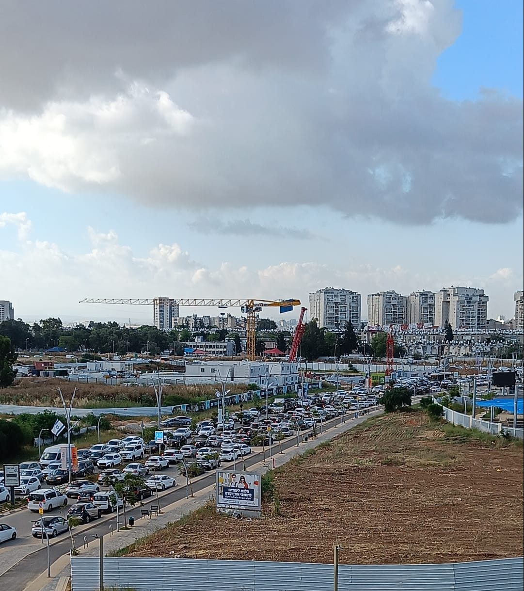 פקקים ענק בשמעון פרס לשני הכיוונים – 7 במאי. צילום באדיבות התושבים