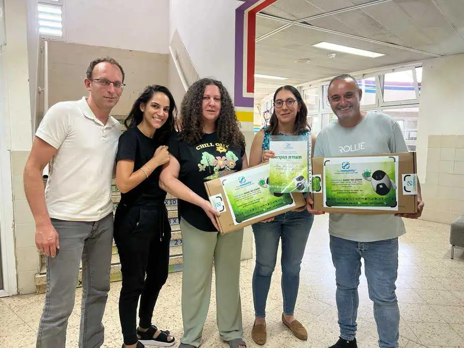 בית ספר 'עלומים' בקריית אונו במקום ה-1 בתחרות איסוף פסולת אלקטרונית. צילום באדיבות בית הספר