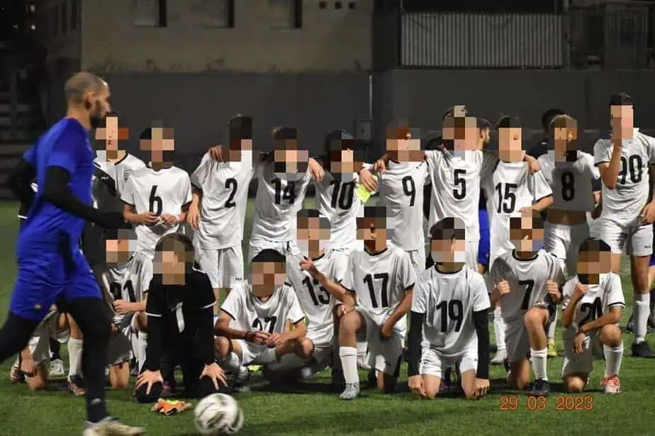 קבוצת ילדי מועדון הכדורגל גני תקווה. צילום פרטי