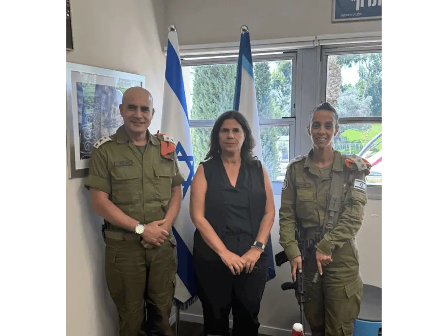 פגישת היערכות לחירום עם מפקדת מחוז דן הנכנסת בפיקוד העורף. צילום: דוברות עיריית גני תקווה