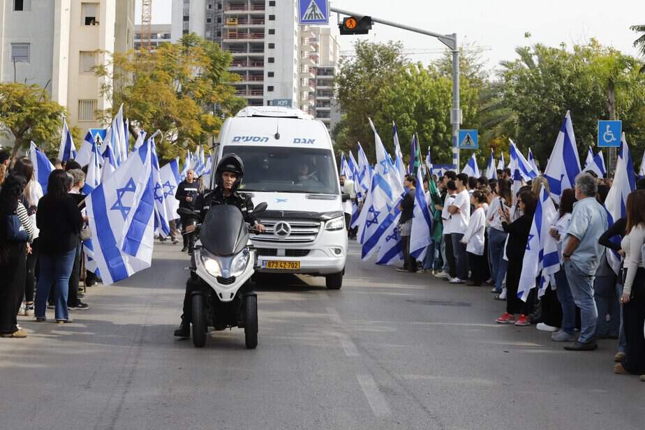 מסע הלוויתו של גיבור ישראל סמ”ר ברק דניאל הלפרן ז”ל. צילום: איתן אלחדז ברק