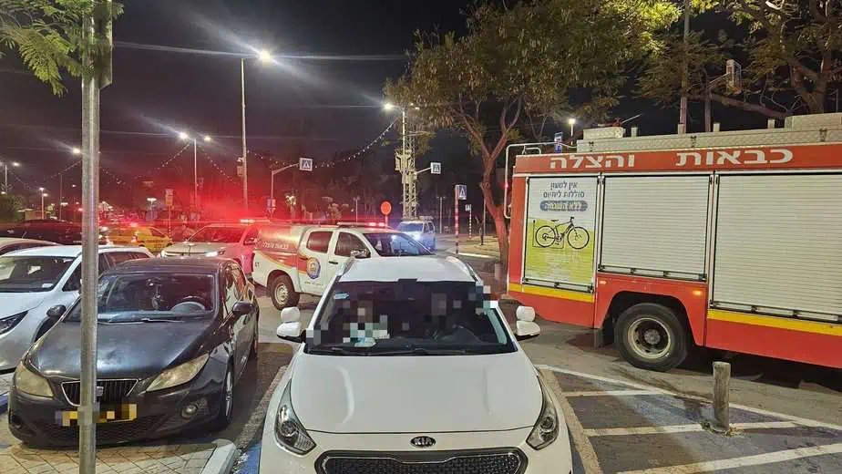 שריפה בקניון אאוטלט אור יהודה. צילוםL חדשות אור יהודה 24/7