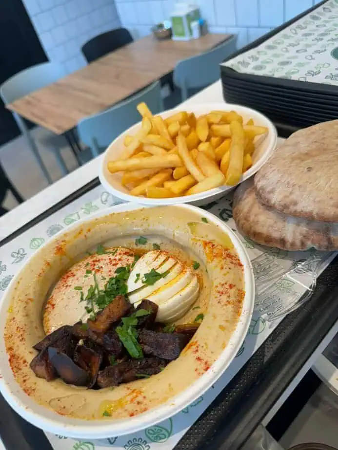 חומוס אליהו קריית אונו. צילום: חומוס אליהו