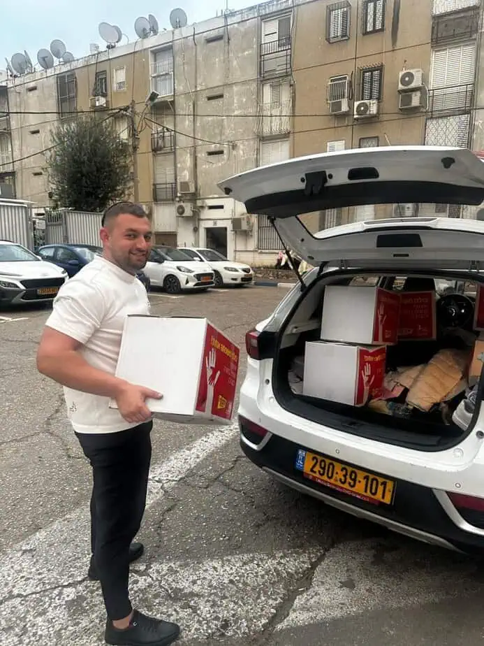 אור יהודה: מאות חבילות מזון נאספו, נארזו ונתרמו למשפחות. צילום: דוברות עיריית אור יהודה