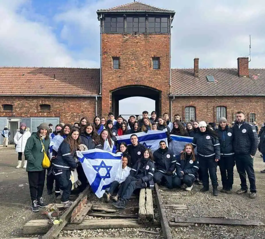 משלחת של מגן דוד אדום. פולין צילום: דוברות מד"א