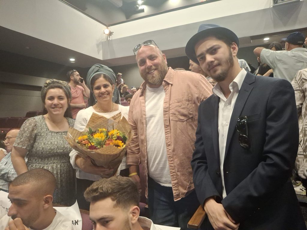 אלישע שמרלינג מגבעת שמואל – טקס 'אות הפעיל המצטיין' לשנת תשפ"ה. צילום: דוברות עיריית גבעת שמואל