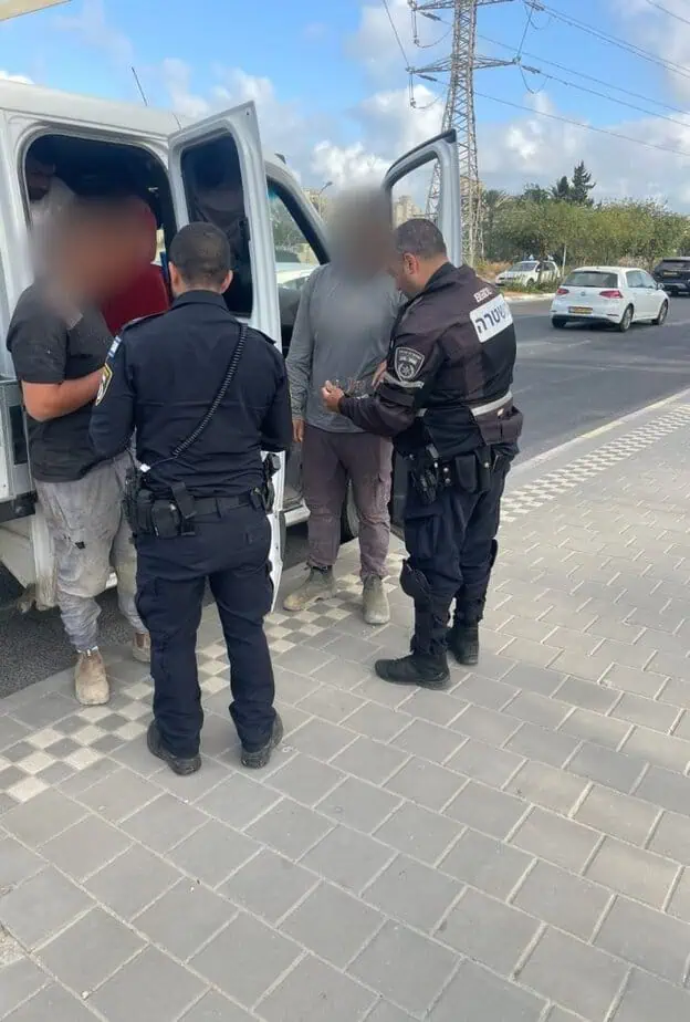 מבצע משטרתי בבקעת אונו לאיתור שב"חים. צילום: דוברות המשטרה