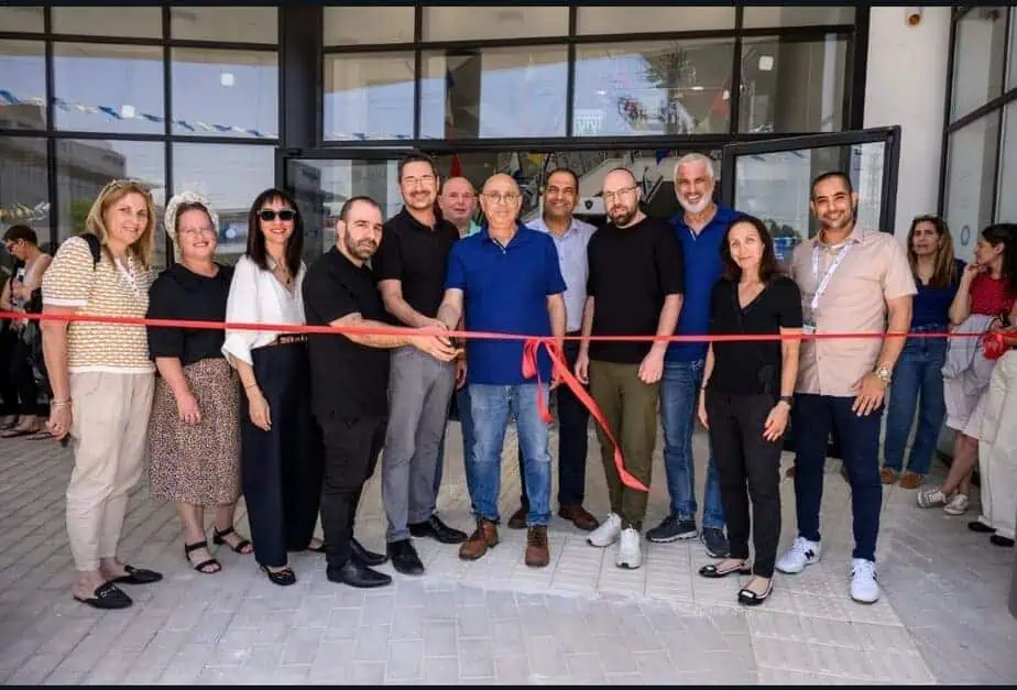 אגף חדש לשירותים חברתיים ביהוד מונוסון. צילום: עמי ארליך