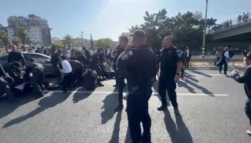 הפגנה בכביש גהה. צילום: דוברות המשטרה