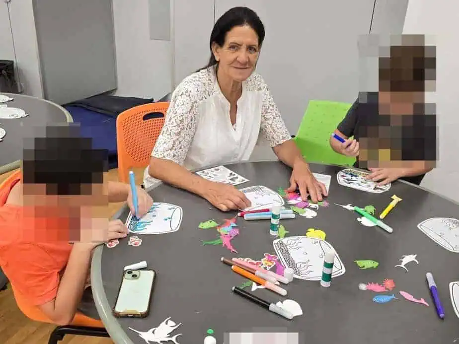 פעילות הפגה לילדים עם צרכים מיוחדים במרחבים מוגנים בגבעת שמואל. צילום: דוברות עיריית גבעת שמואל