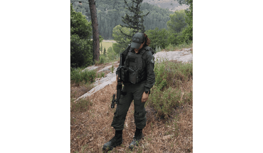 סרן (במיל') י', מ"פ בגדוד חילוץ במילואים 959 נבחרה למצטיינת פיקוד העורף. צילום: דובר צה"ל