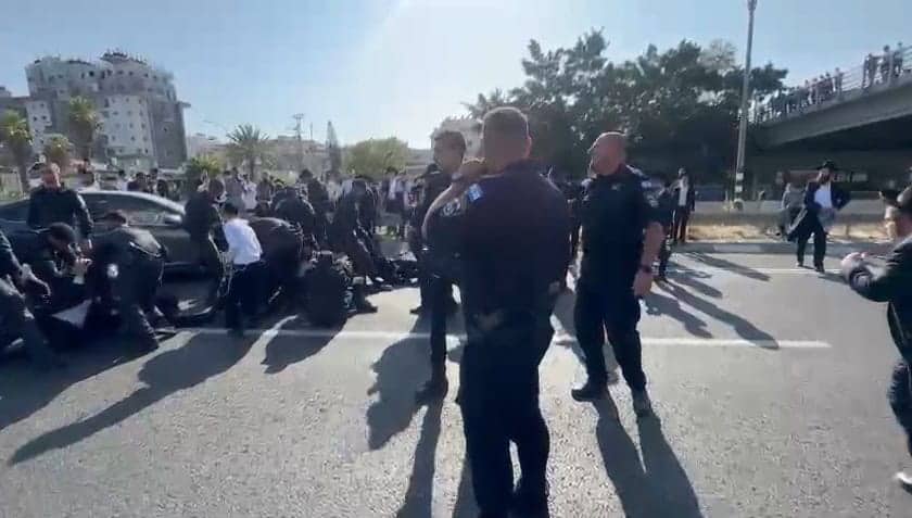 הפגנה בכביש גהה. צילום ארכיון: דוברות המשטרה