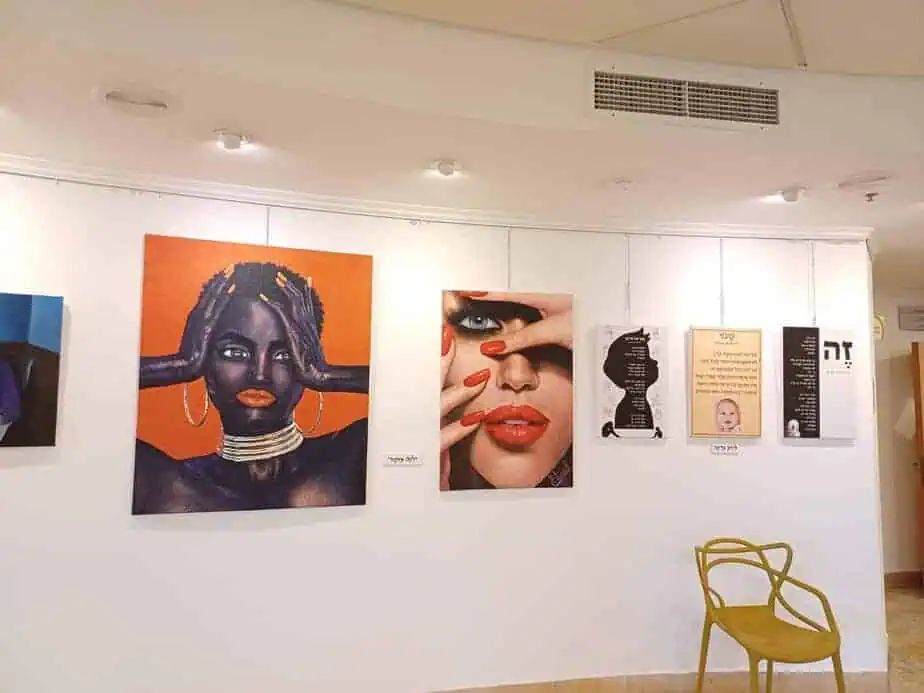 תערוכה בגני תקווה. צילום: דוברות עיריית גני תקווה