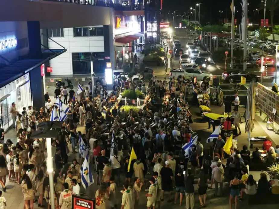 עצרת בביג יהוד בימי שבת. צילום: באדיבות מטה החטופים יהוד-מונוסון