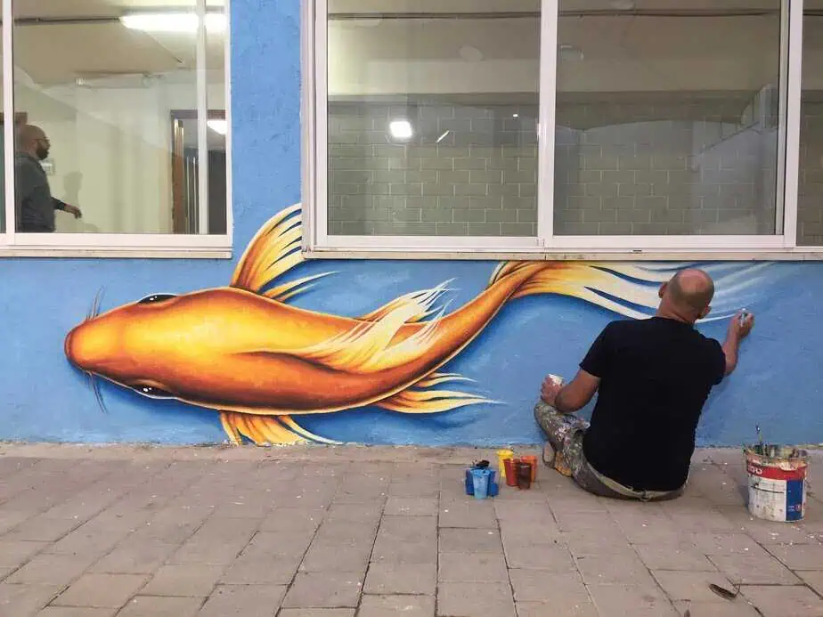 שלומי ישראל אמן רחוב. צילום פרטי