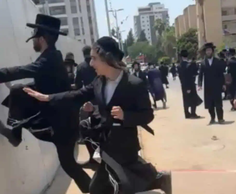 מתפרעים ביהוד, מתחם אשכנזי צילום: אונו ניוז
