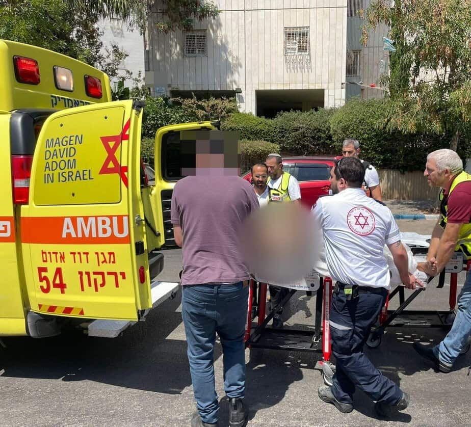 אירוע דקירה בגבעת שמואל. צילום: דוברות מד"א