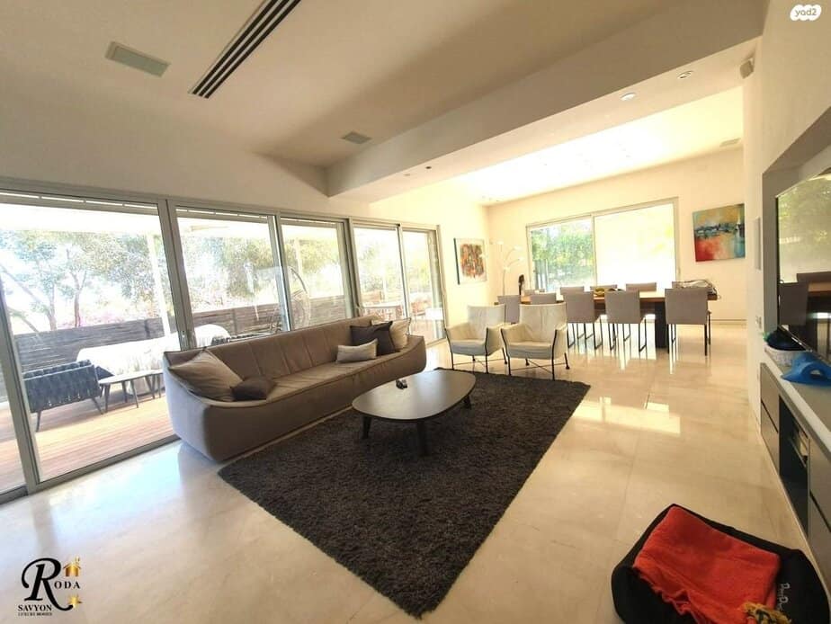 למכירה בסביון צילום: יגאל רודה אל-הנכס