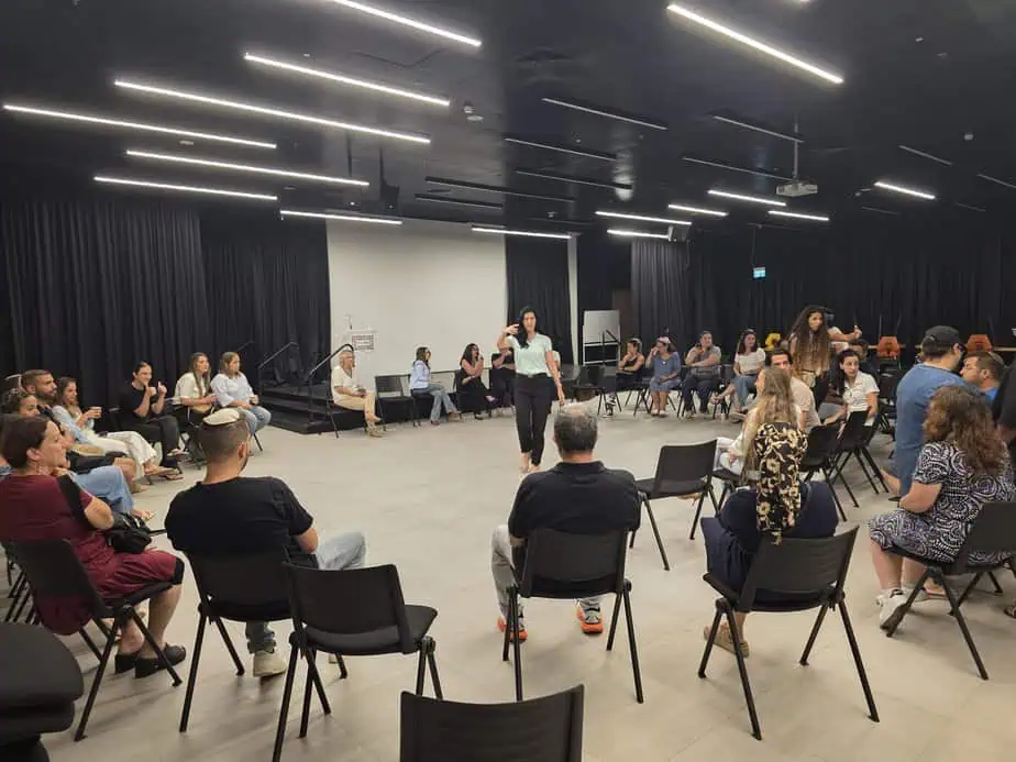 דיון בגני תקווה בנוגע להקמת חט"ב דתית. צילום: דוברות עיריית גני תקווה