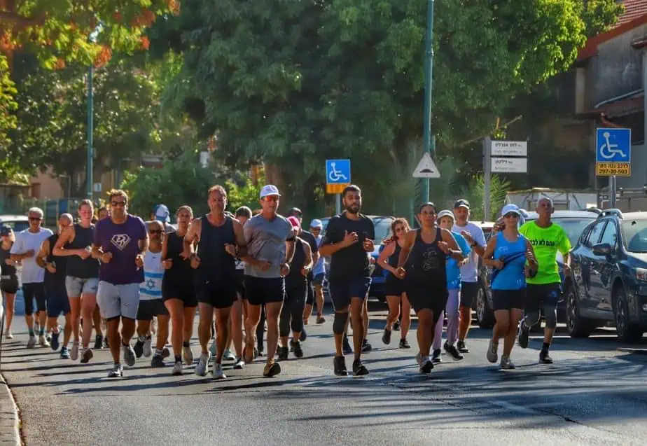 קהילת קריית אונו רצה לזכר בניה ובנותיה. צילום: איתן אלחדז ברק