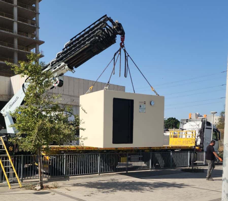 מיגוניות תיקניות הוצבו בגבעת שמואל. צילום: דוברות עיריית גבעת שמואל