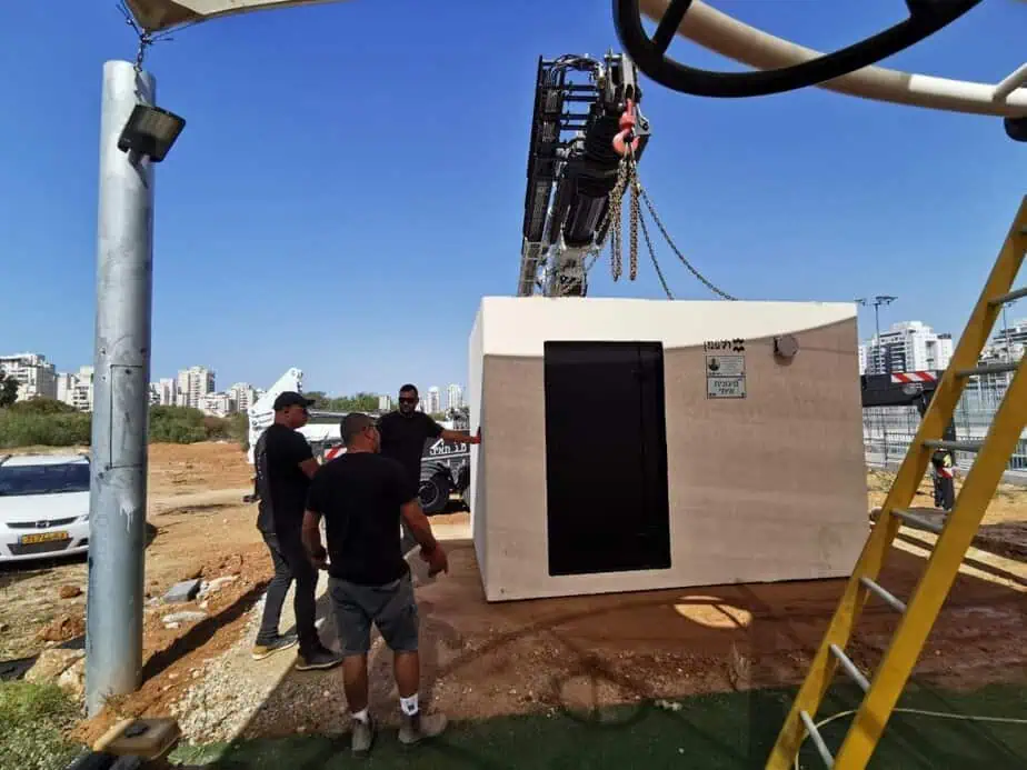 מיגוניות תיקניות הוצבו בגבעת שמואל. צילום: דוברות עיריית גבעת שמואל