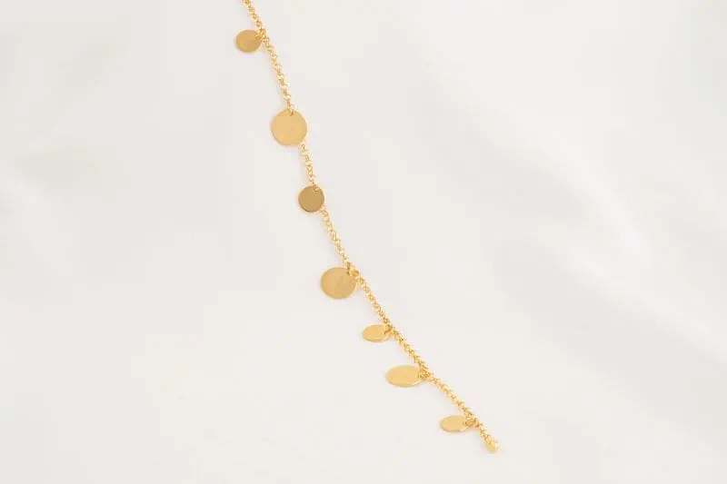 ביי פוסט freepikelegant-gold-silver-sterling-necklace