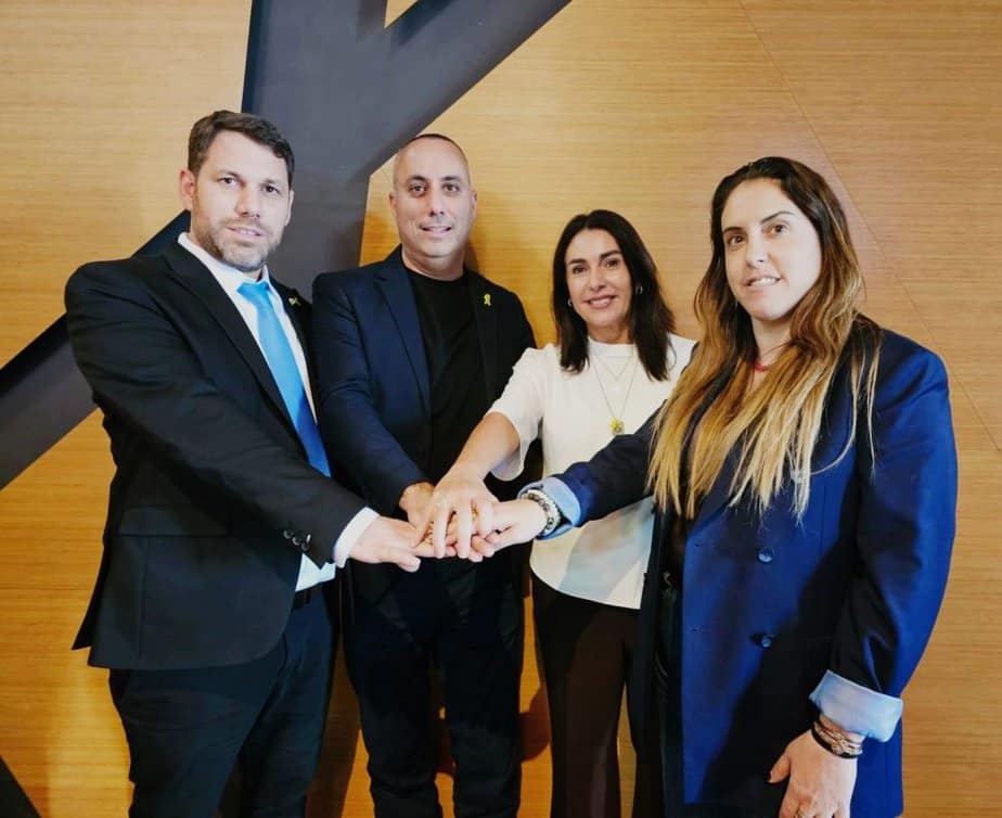 שרת התחבורה והבטיחות בדרכים (תא"ל במיל') מירי רגב , מנכ"ל המשרד משה בן זקן, יו"ר דרקטוריון נת"ע יודפת אפק ארזי מנכ"ל נת"ע איתמר בן מאיר. צילום באדיבות נת"ע