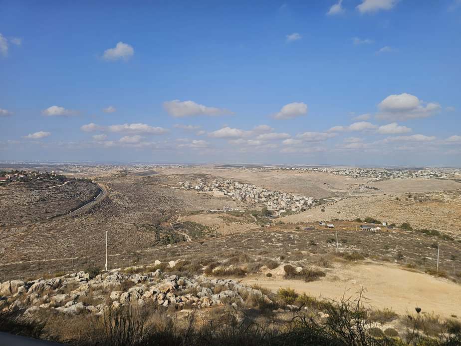 יובב גוניקמן תצפית לעבר מוקדי שריפות הפסולת באזור יהודה ושומרון. צילום פרטי