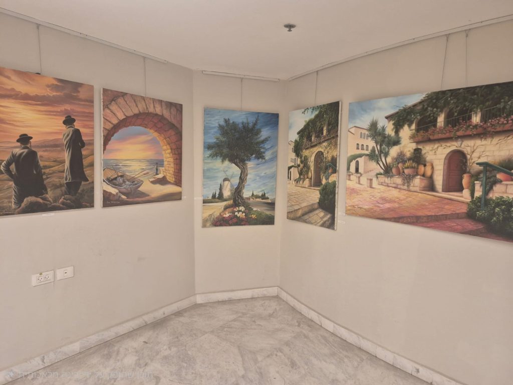 תערוכת ציורים בסביון בית בוטיק מרשת מגדלי הים התיכון. צילום: רונית שוראקי
