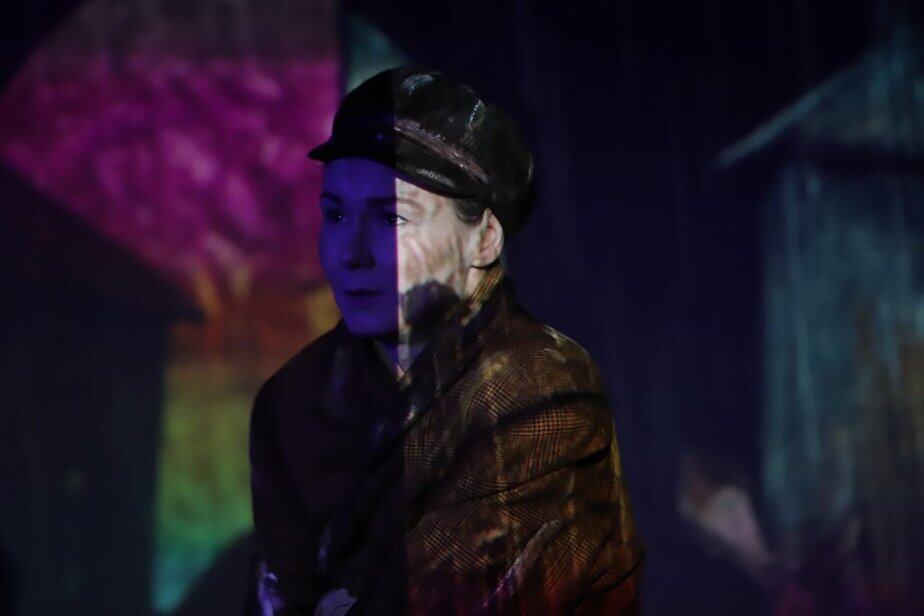 מופע-מחקר דוקומנטרי בשם "אהל בדרך לחלום". צילום: איתן אלחדז ברק