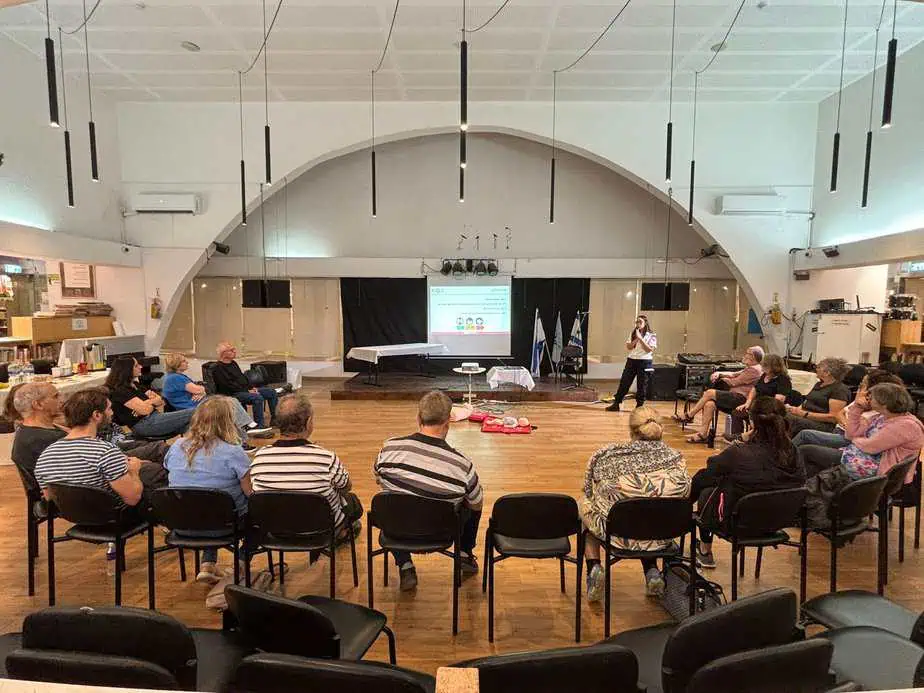 קורס החייאה בספריה העירונית בקריית אונו. קרדיט צילום : מתנ"ס קריית אונו