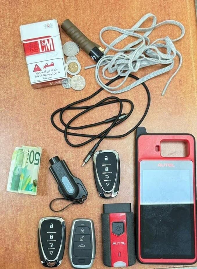 כלי הפריצה שנתפסו; קרדיט צילום: דוברות המשטרה.